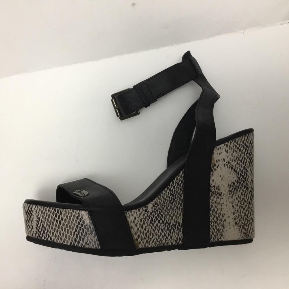 VOLCOM Platform Sandals